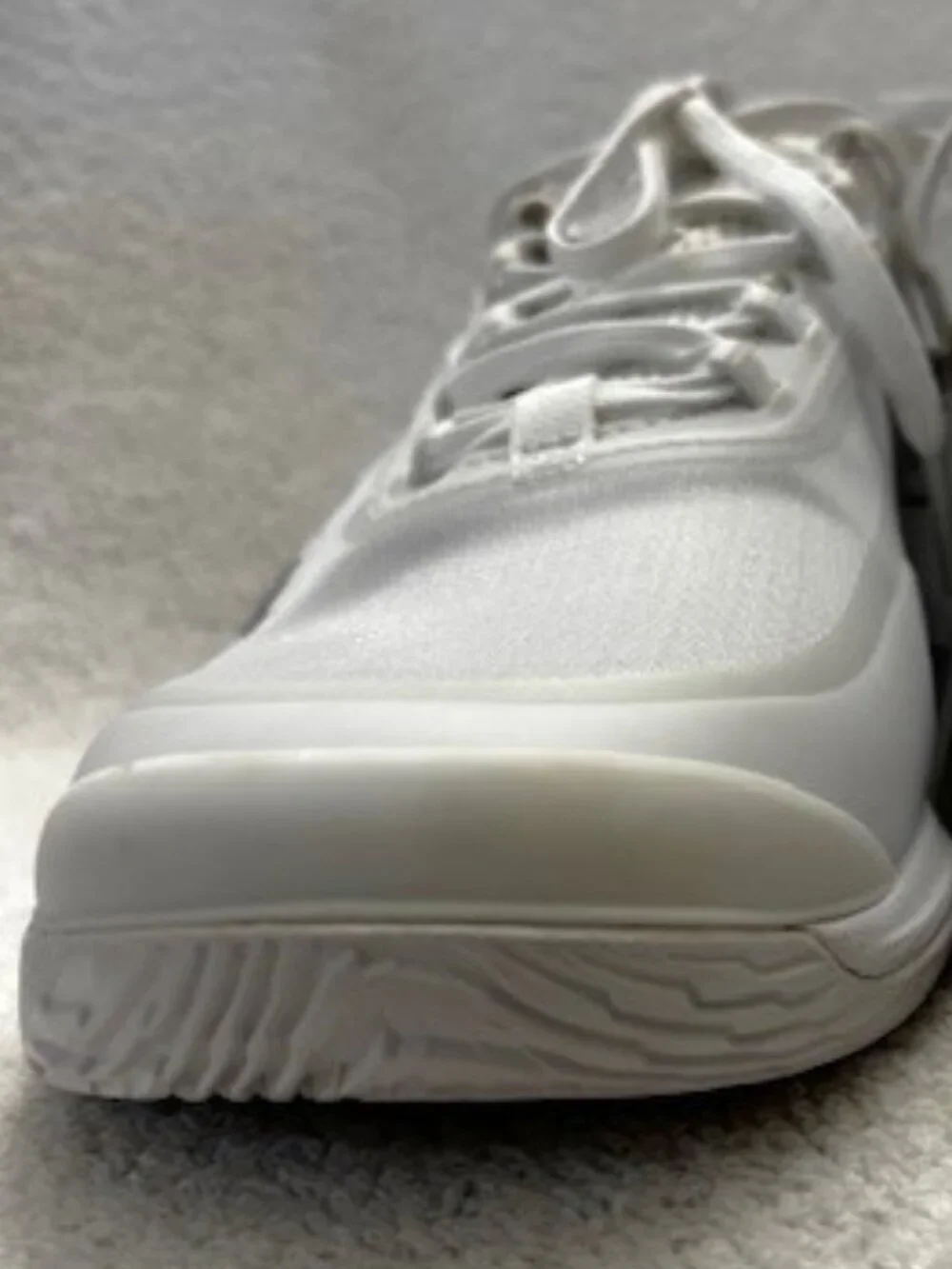 Adidas Avacourt 2 white lace-up tennis shoes NWT Size 8-1/2